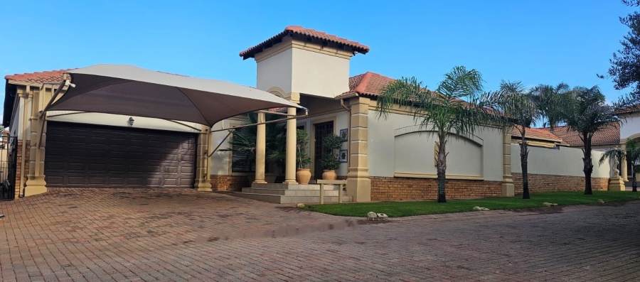 4 Bedroom Property for Sale in Wilkoppies North West
